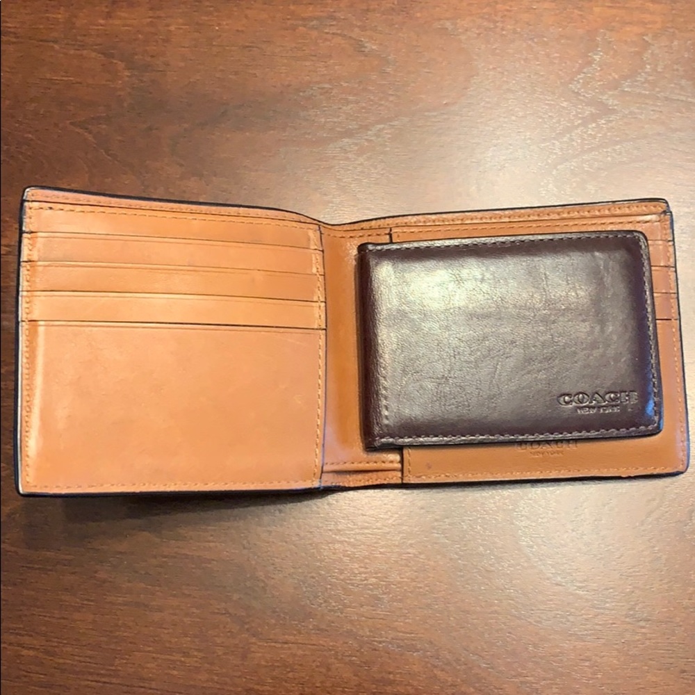 Authentic Coach men’s wallet - Picture 2 of 5